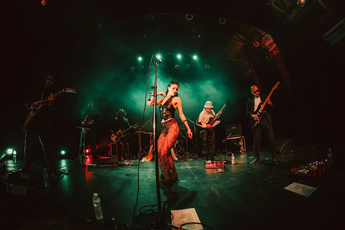 SATANA SATANA - Fotografía 24